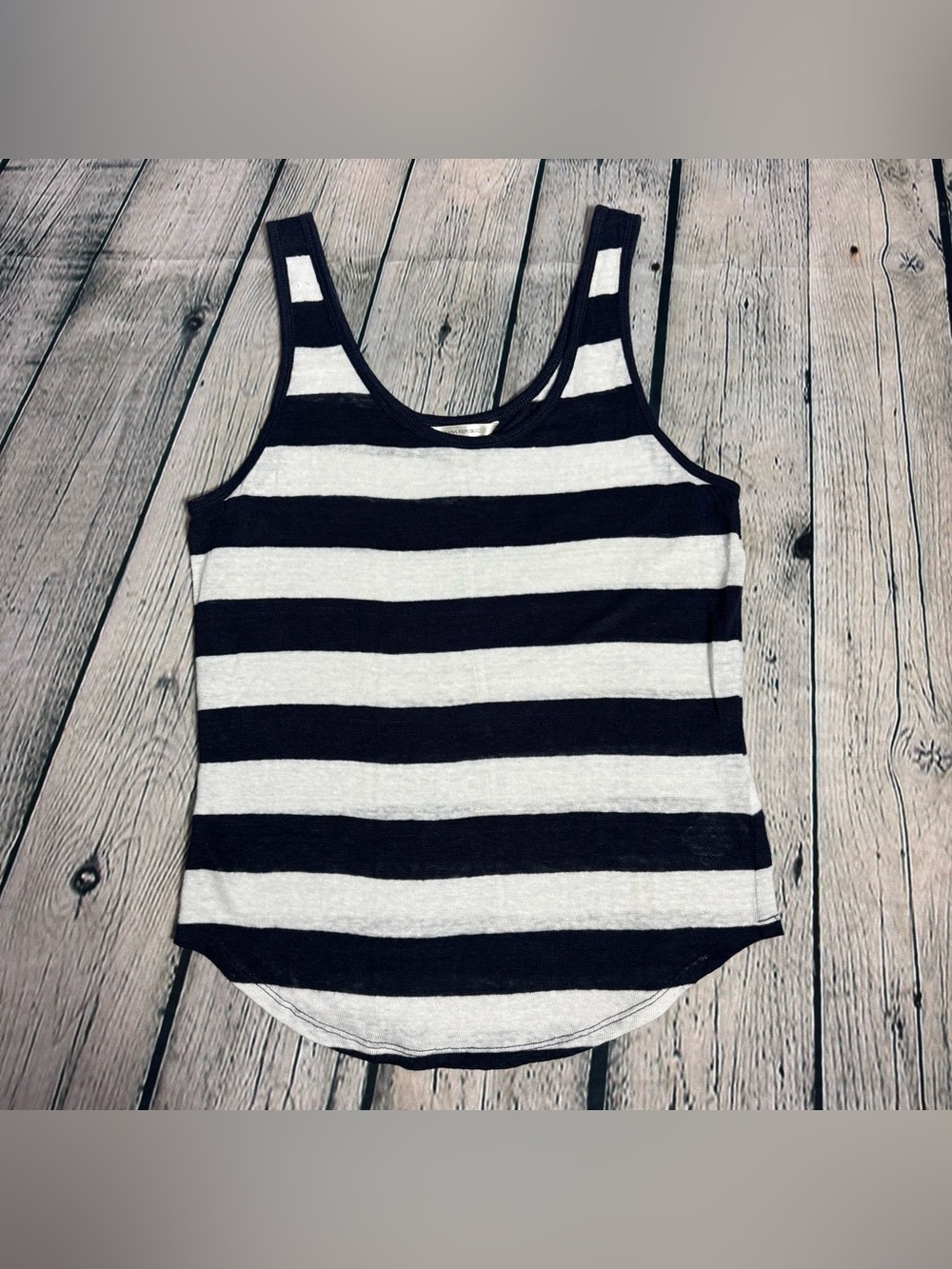 Banana Republic 100% Linen Navy Blue & White Striped Lightweight Tank Top Size M